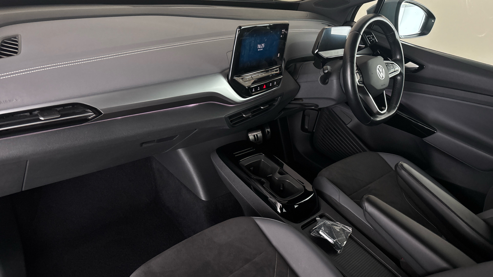 4020999 109kW Life Pure 52kWh 5dr Auto