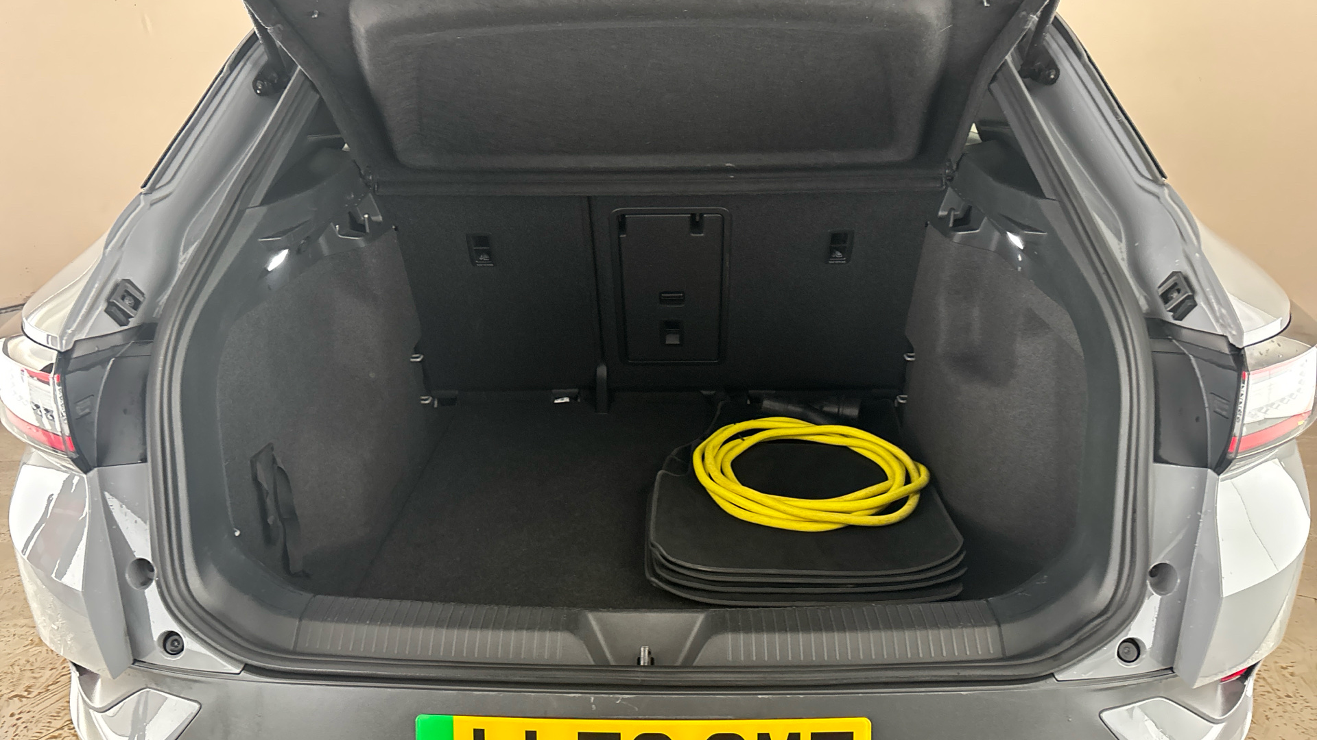 4020999 109kW Life Pure 52kWh 5dr Auto