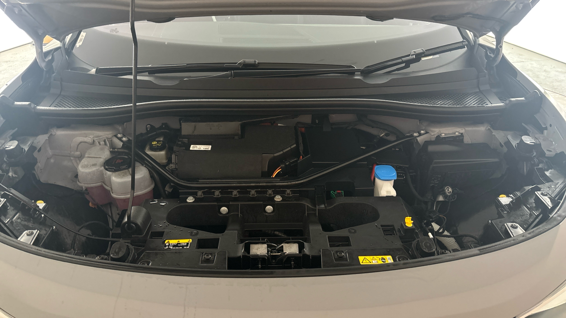 4020999 109kW Life Pure 52kWh 5dr Auto