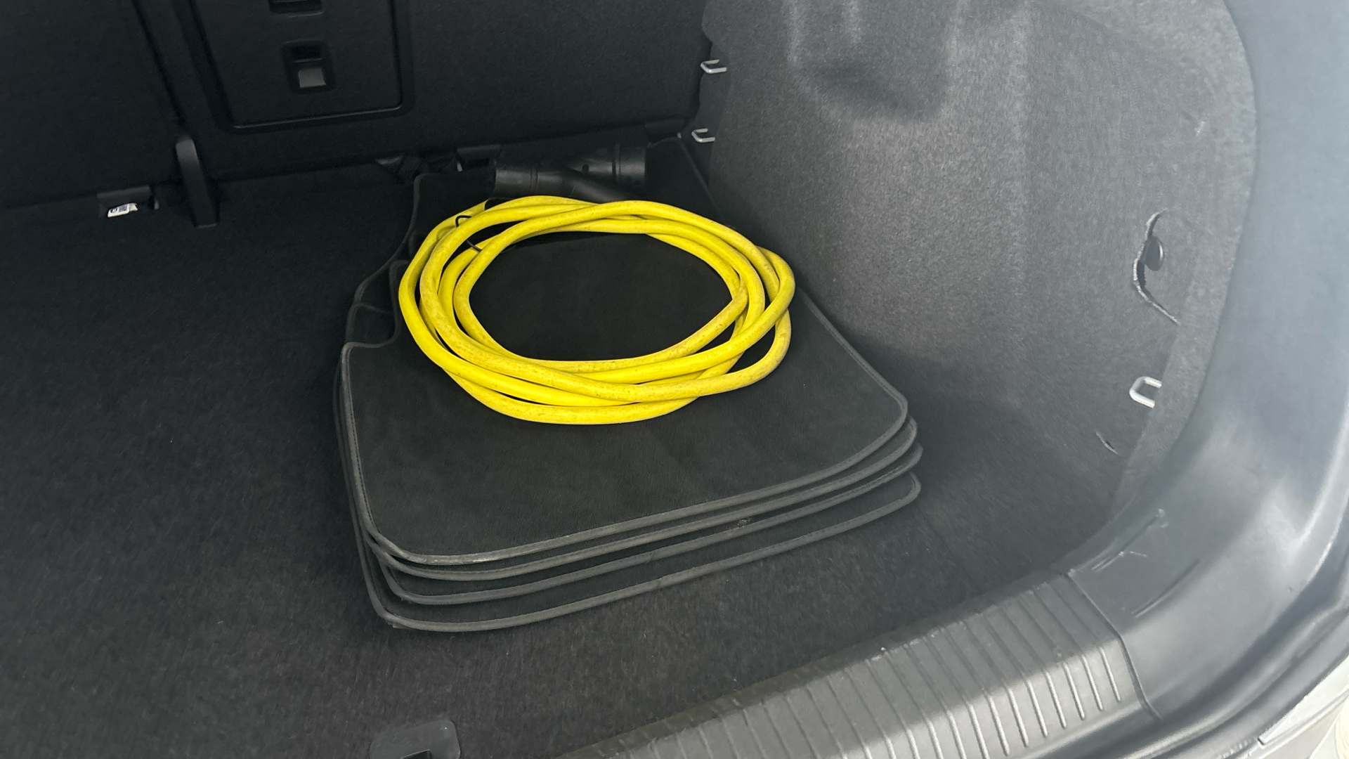 4020999 109kW Life Pure 52kWh 5dr Auto