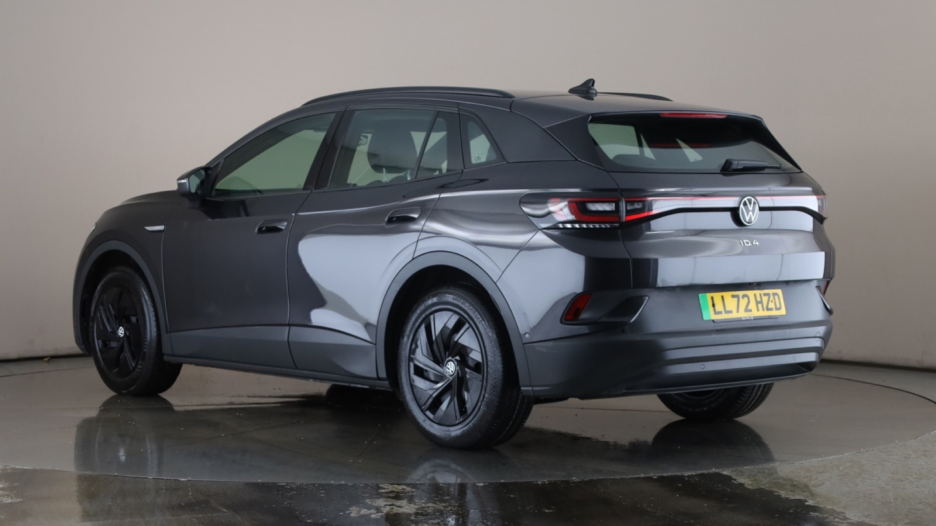 4020997 109kW Life Pure 52kWh 5dr Auto