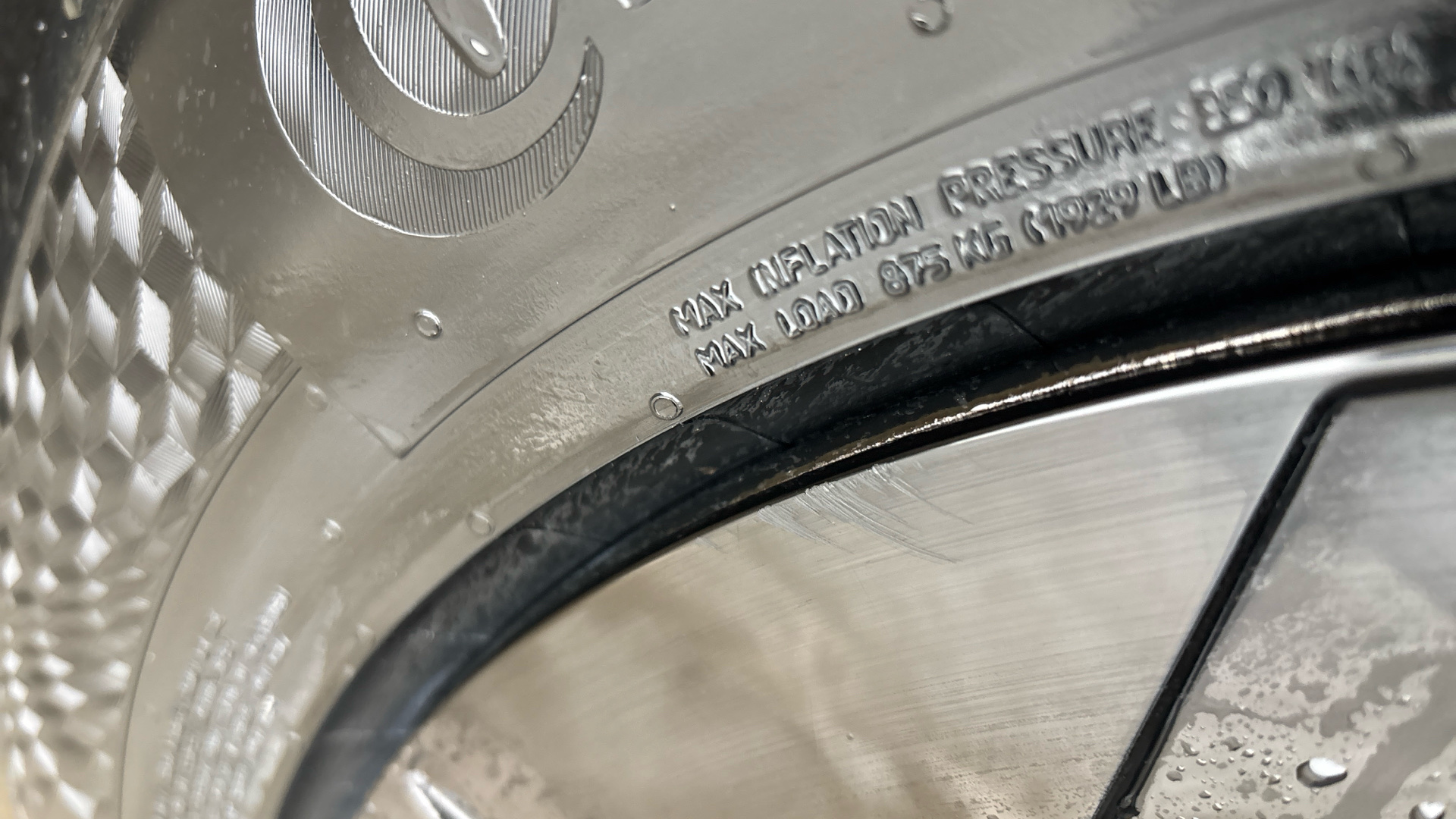 4020997 109kW Life Pure 52kWh 5dr Auto