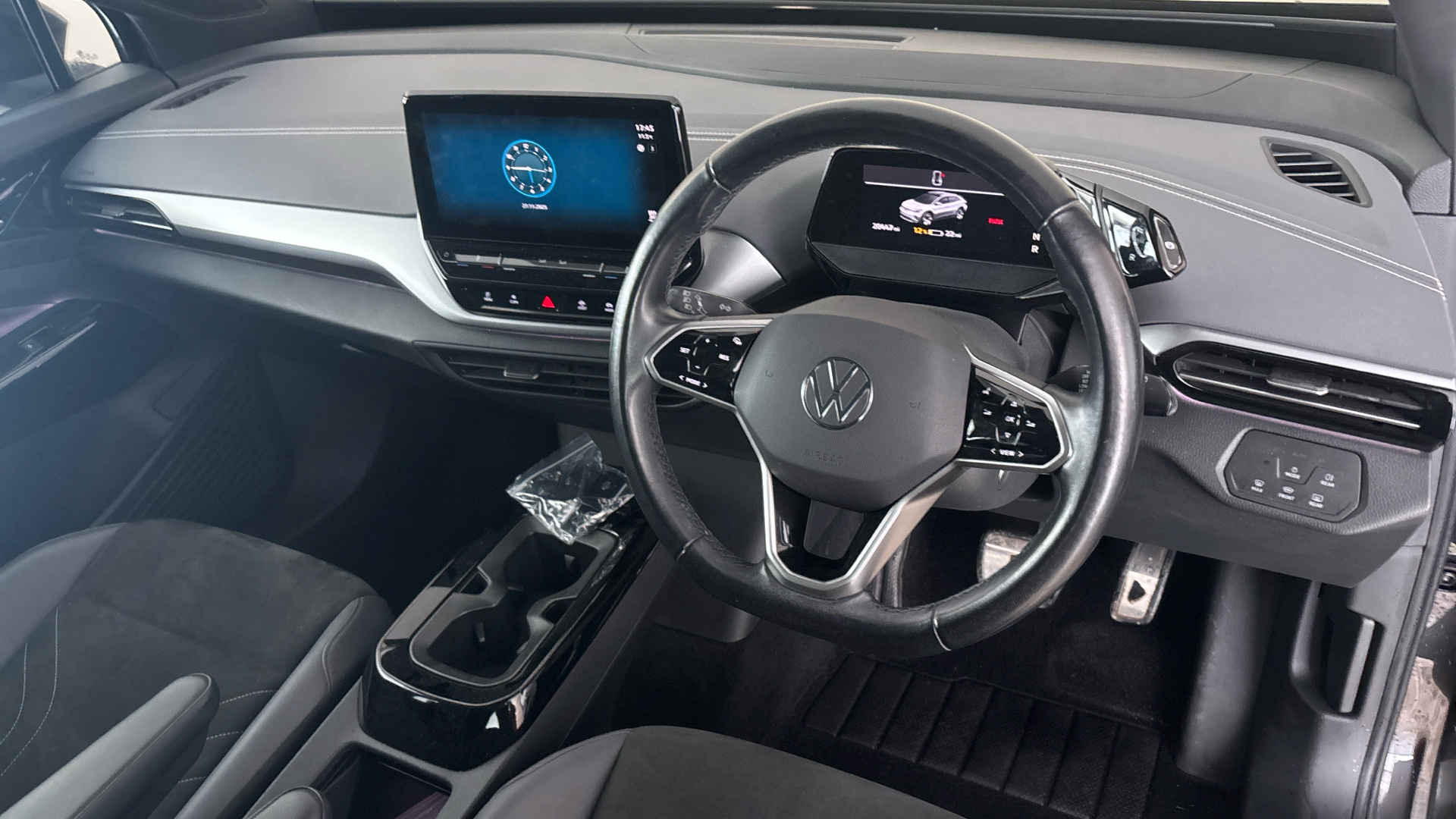 4020997 109kW Life Pure 52kWh 5dr Auto