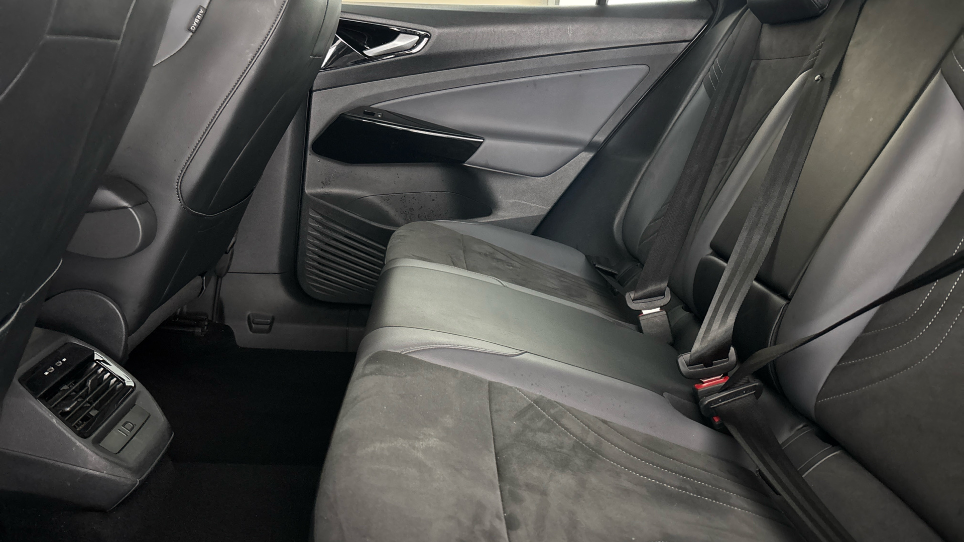 4020997 109kW Life Pure 52kWh 5dr Auto