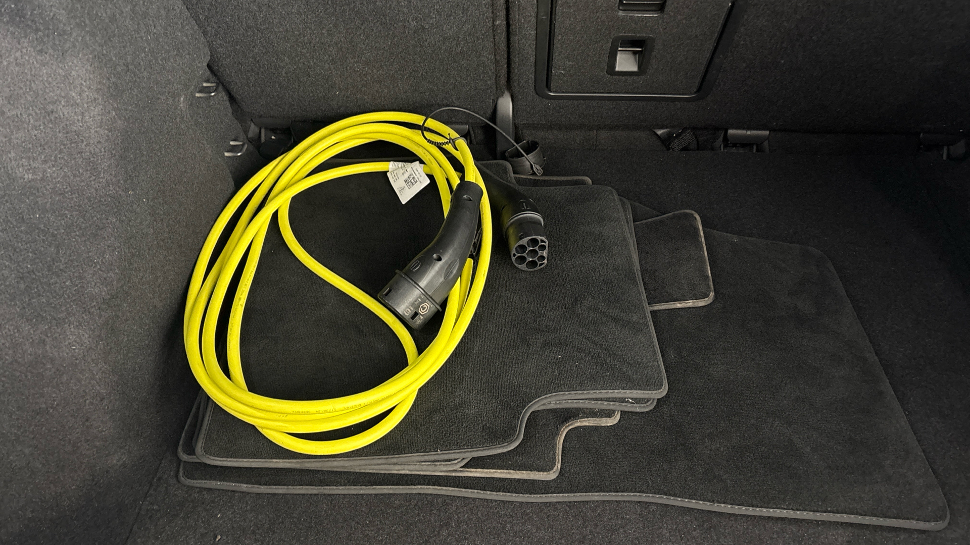 4020997 109kW Life Pure 52kWh 5dr Auto