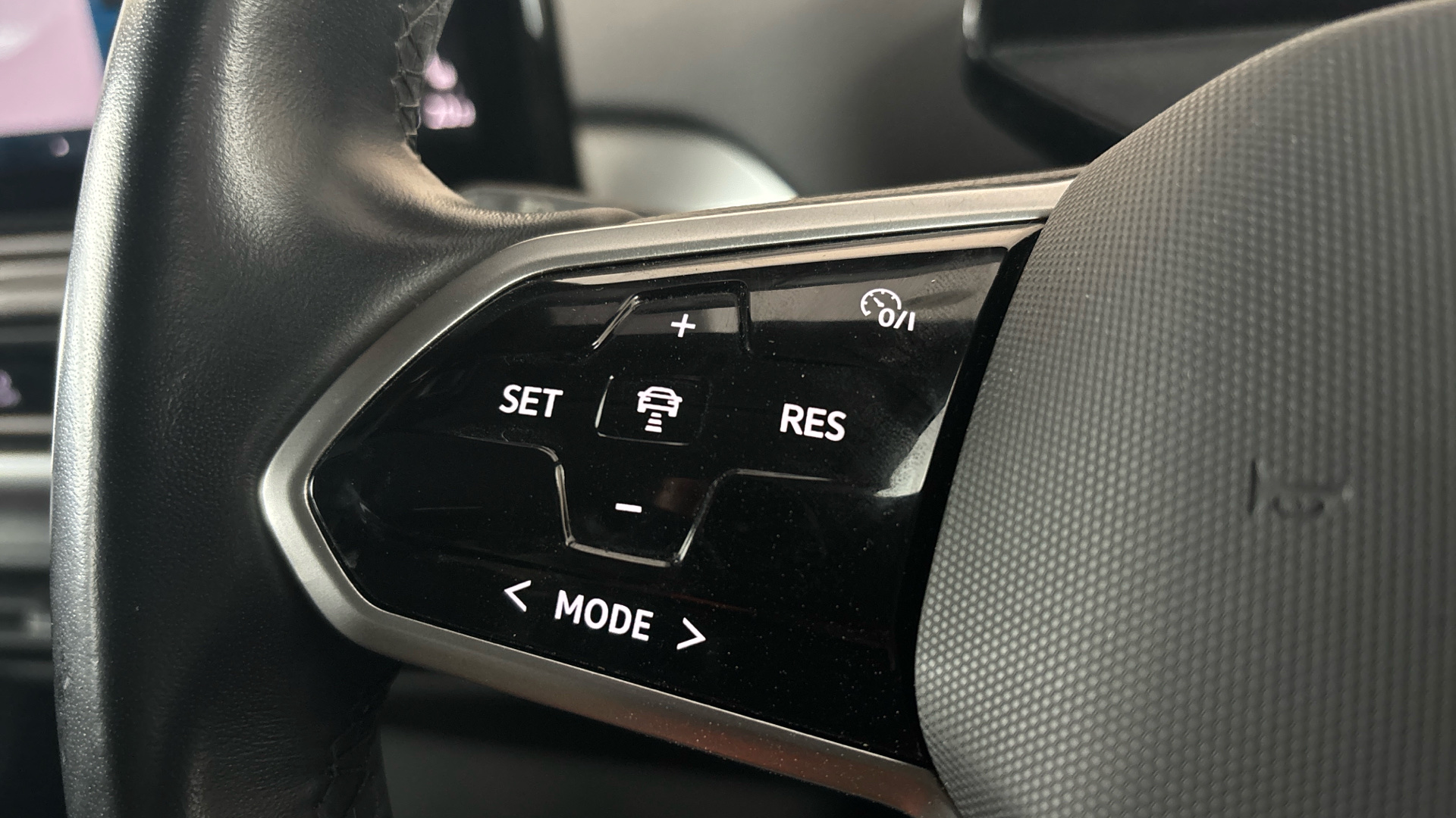 4020997 109kW Life Pure 52kWh 5dr Auto