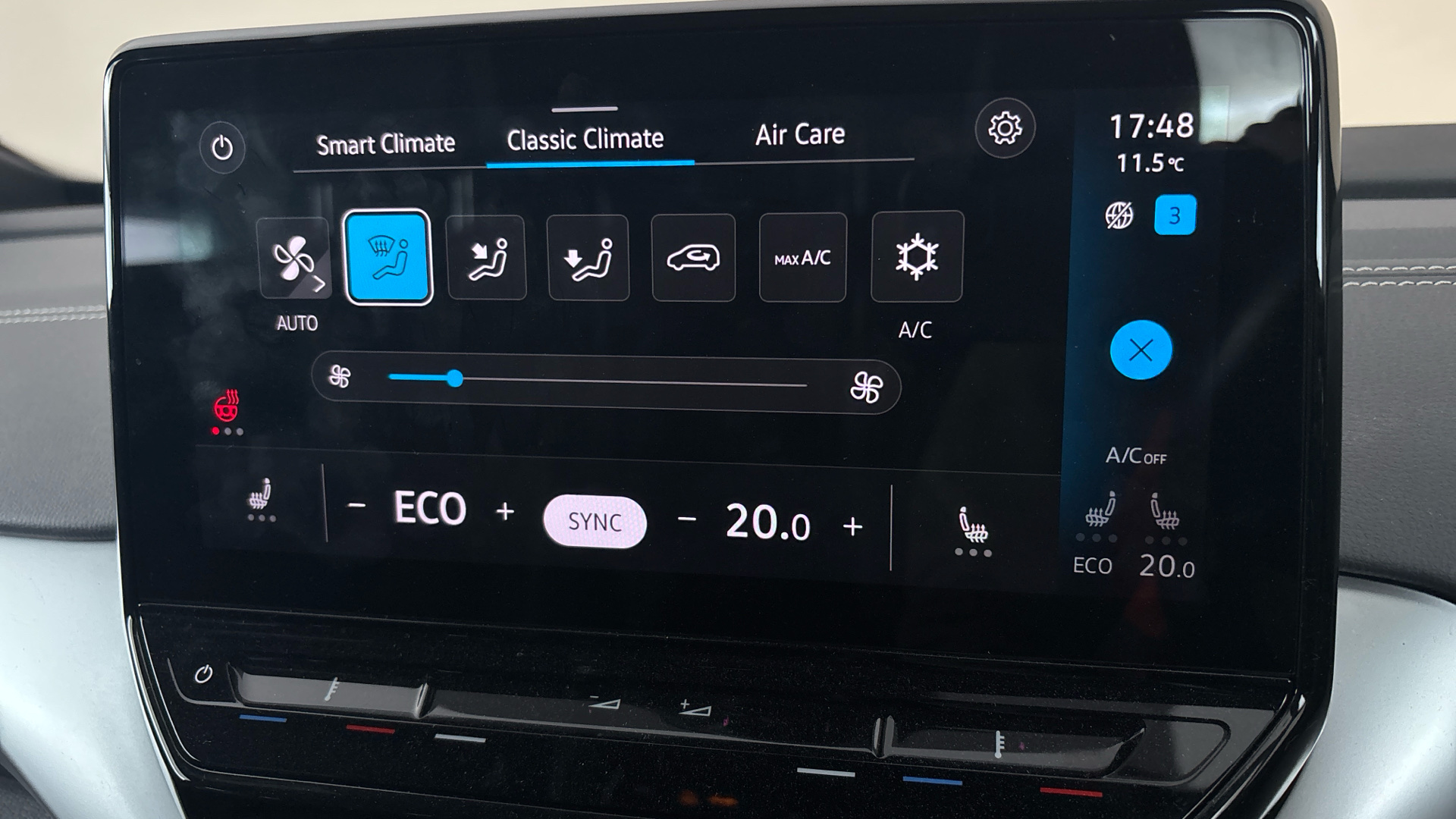 4020997 109kW Life Pure 52kWh 5dr Auto