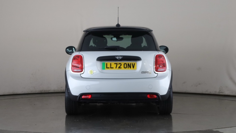 MINI HATCHBACK Image 4