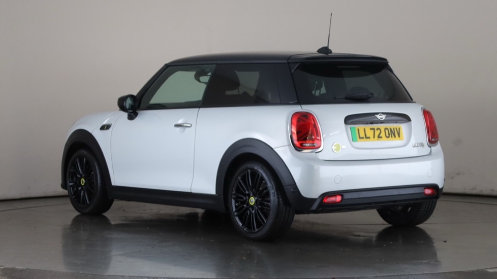 MINI HATCHBACK Image 3