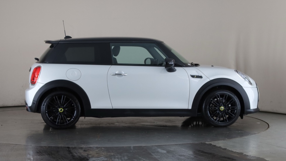 MINI HATCHBACK Image 6
