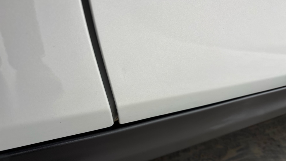 MINI HATCHBACK dent
