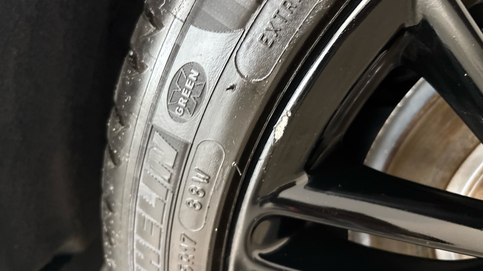 MINI HATCHBACK scuff