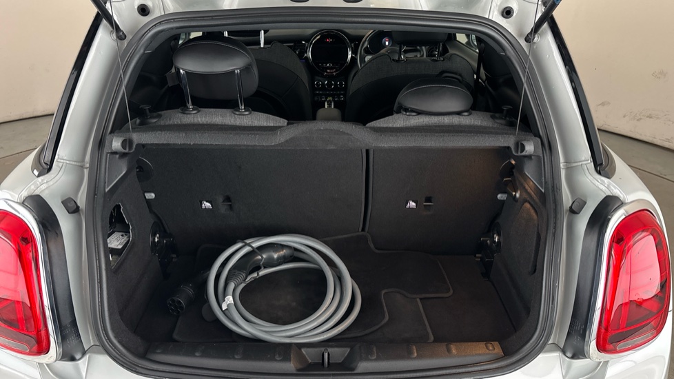 MINI HATCHBACK Image 15