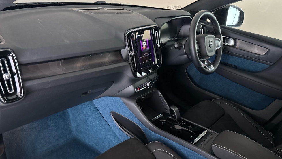 VOLVO C40 ESTATE 175kW Recharge Ultimate 69kWh 5dr Auto