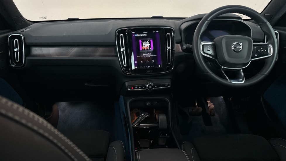 VOLVO C40 Image 11
