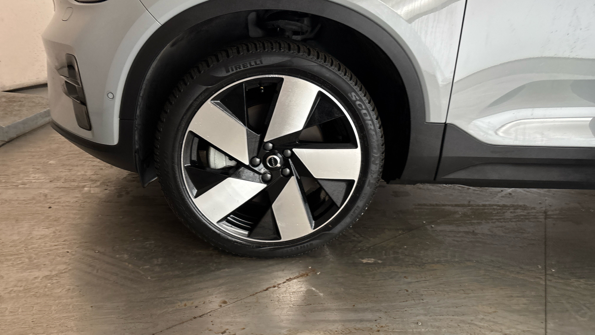 4020872 175kW Recharge Ultimate 69kWh 5dr Auto