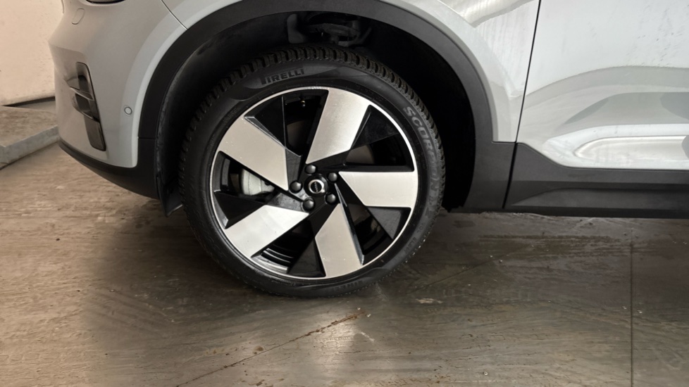 VOLVO C40 ESTATE 175kW Recharge Ultimate 69kWh 5dr Auto