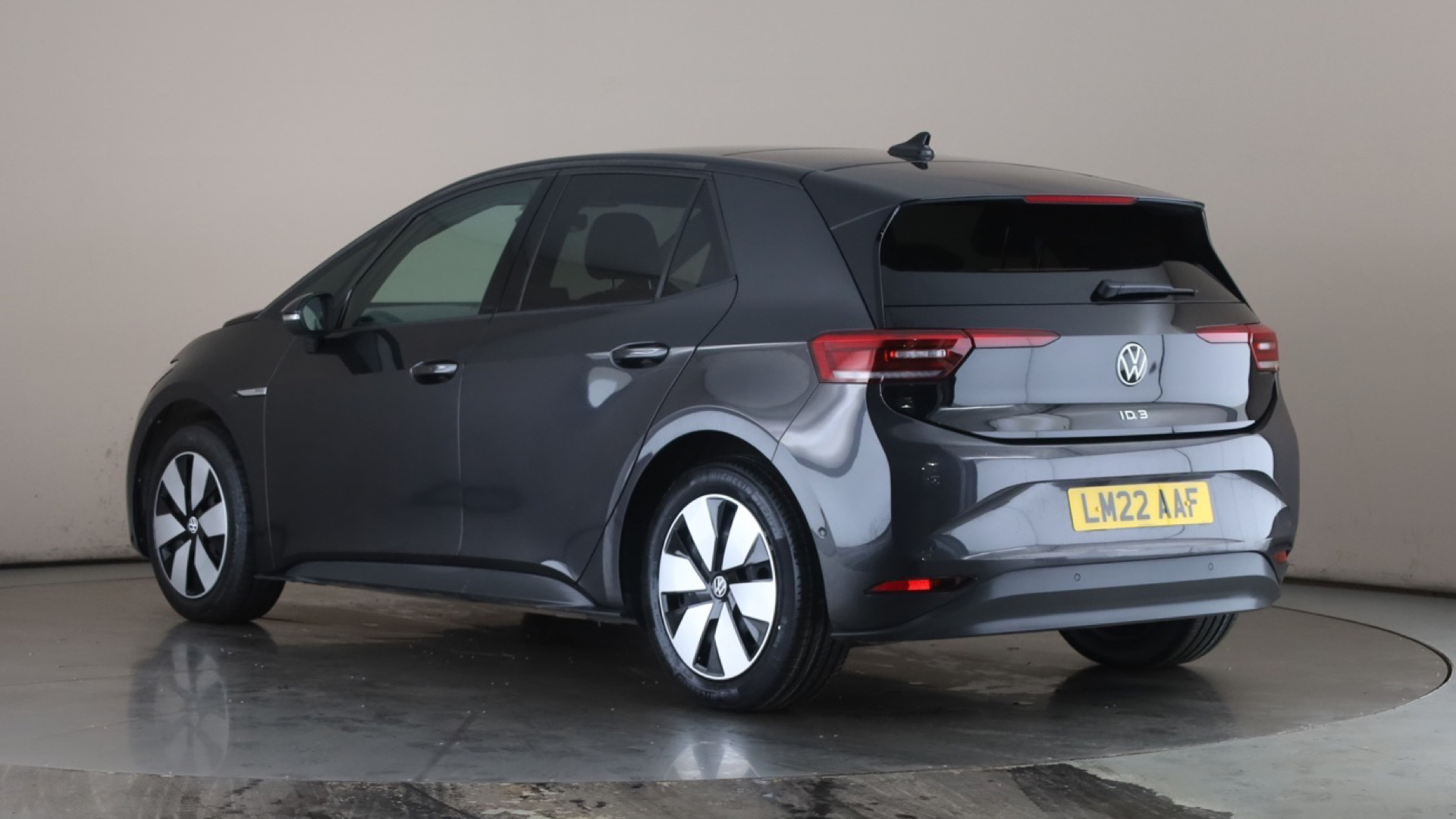 4021012 150kW Family Pro Performance 58kWh 5dr Auto