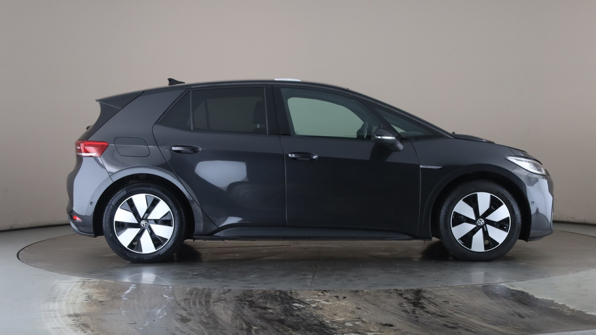 4021012 150kW Family Pro Performance 58kWh 5dr Auto