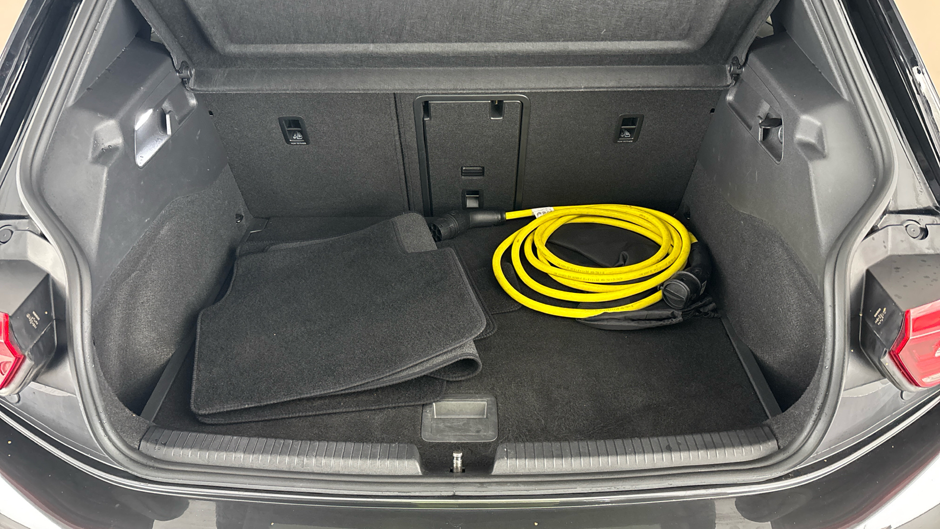 4021012 150kW Family Pro Performance 58kWh 5dr Auto