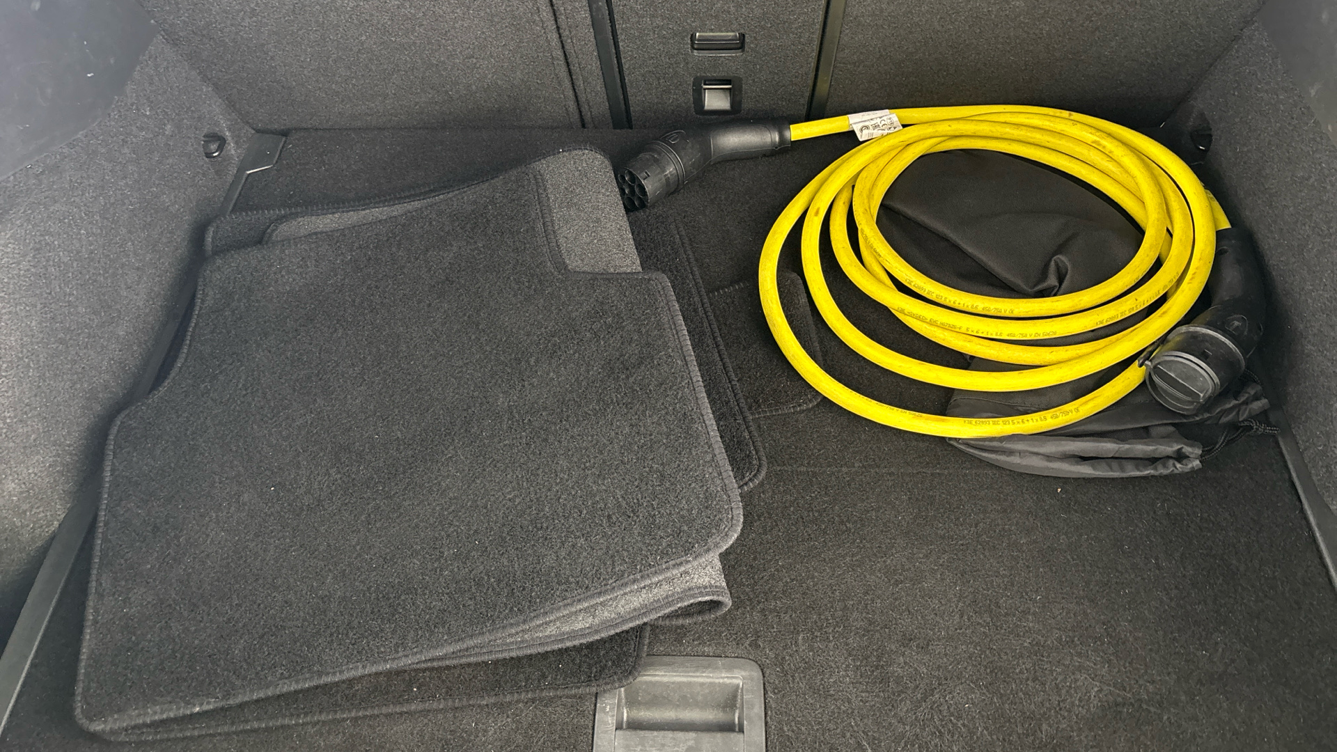 4021012 150kW Family Pro Performance 58kWh 5dr Auto