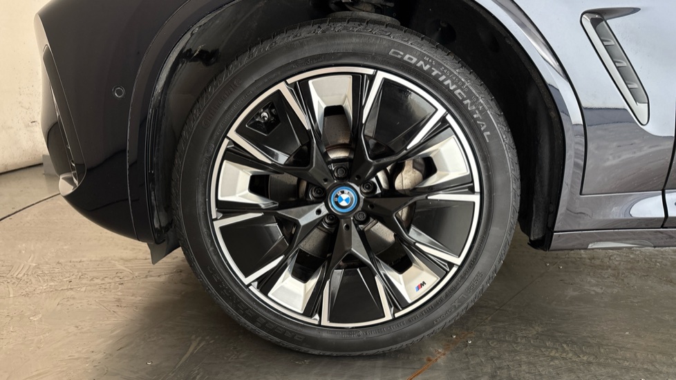 BMW iX3 Image 17
