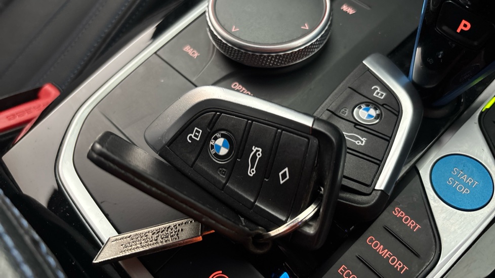 BMW iX3 2 keys