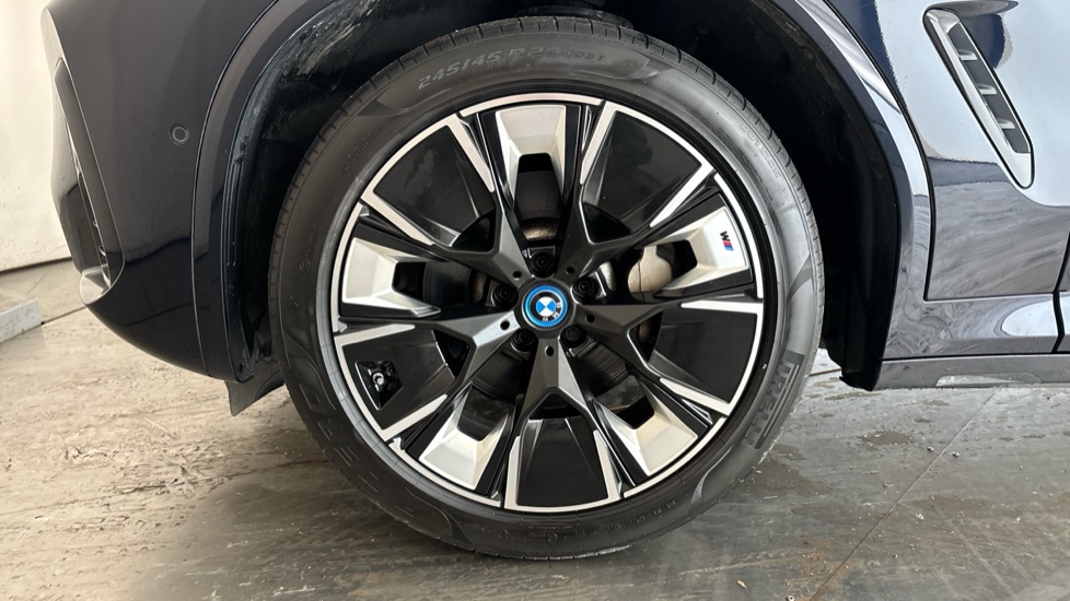 BMW iX3 Image 17