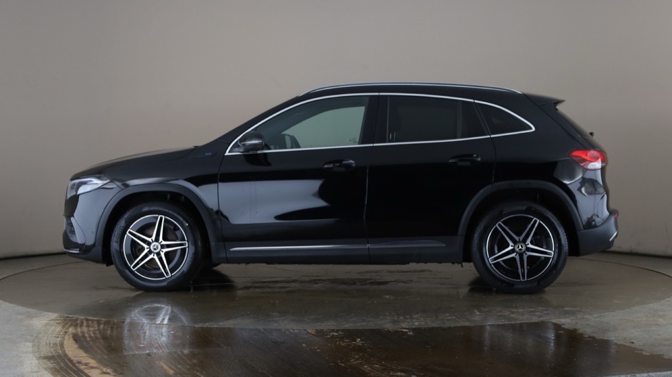 MERCEDES EQA Image 2