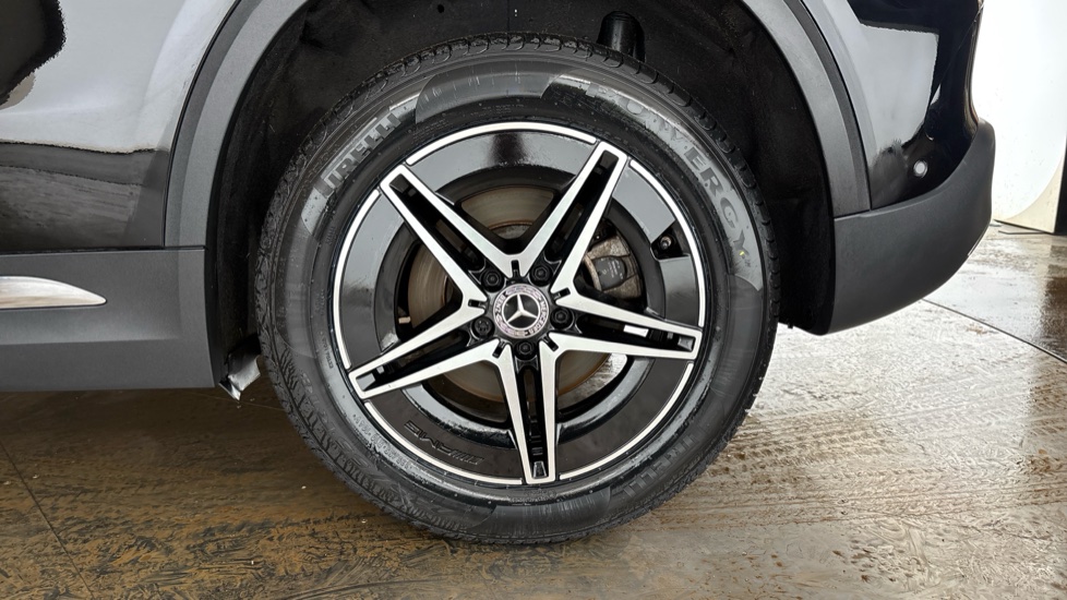 MERCEDES EQA Image 18