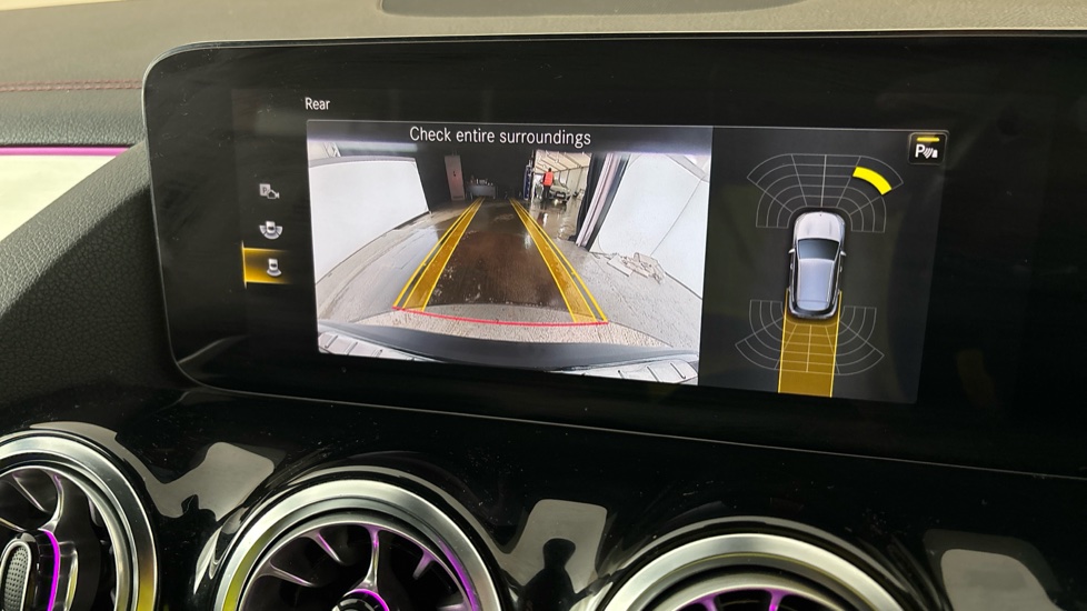 MERCEDES EQA reverse camera