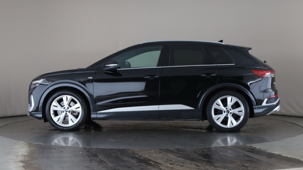 AUDI Q4 Image 2