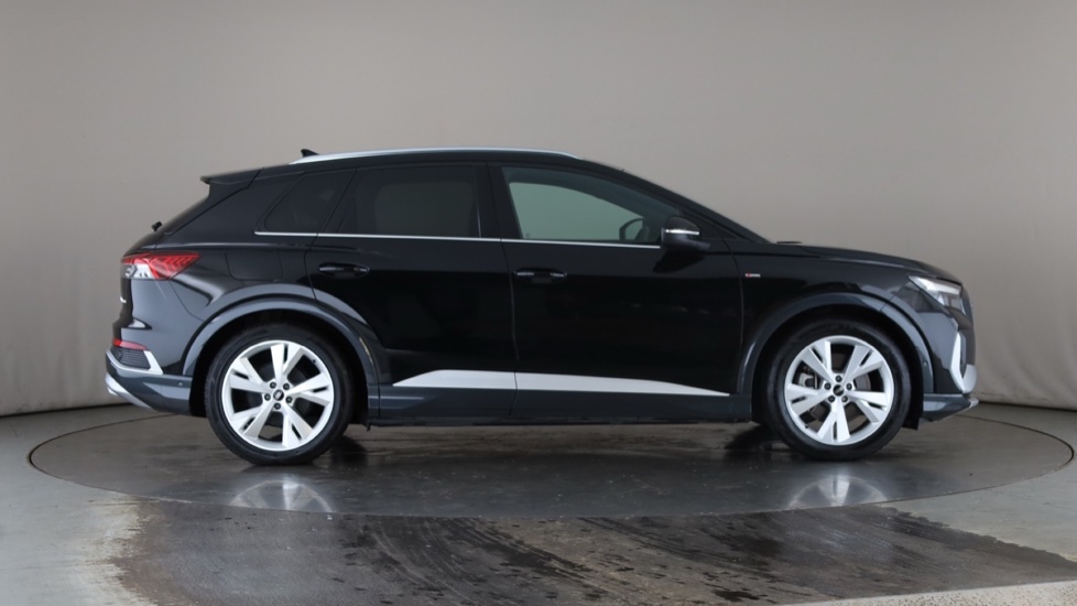 AUDI Q4 Image 6