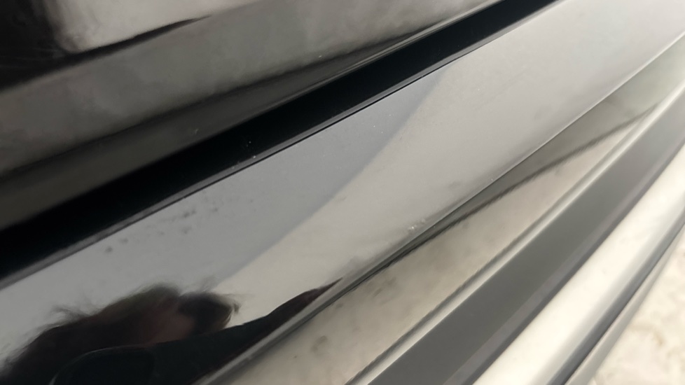 AUDI Q4 chips and scratches