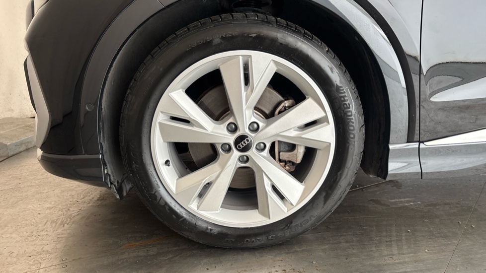 AUDI Q4 Image 17