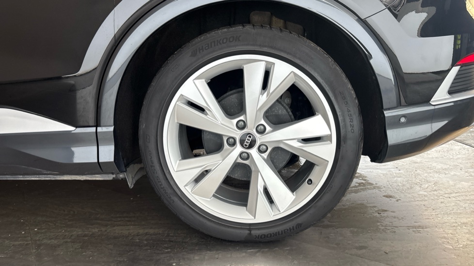 AUDI Q4 Image 18