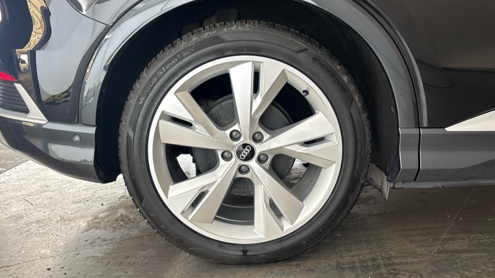 AUDI Q4 Image 19
