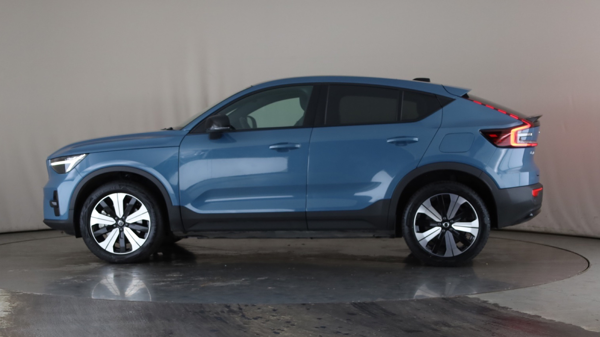 170kW Recharge Plus 69kWh 5dr Auto