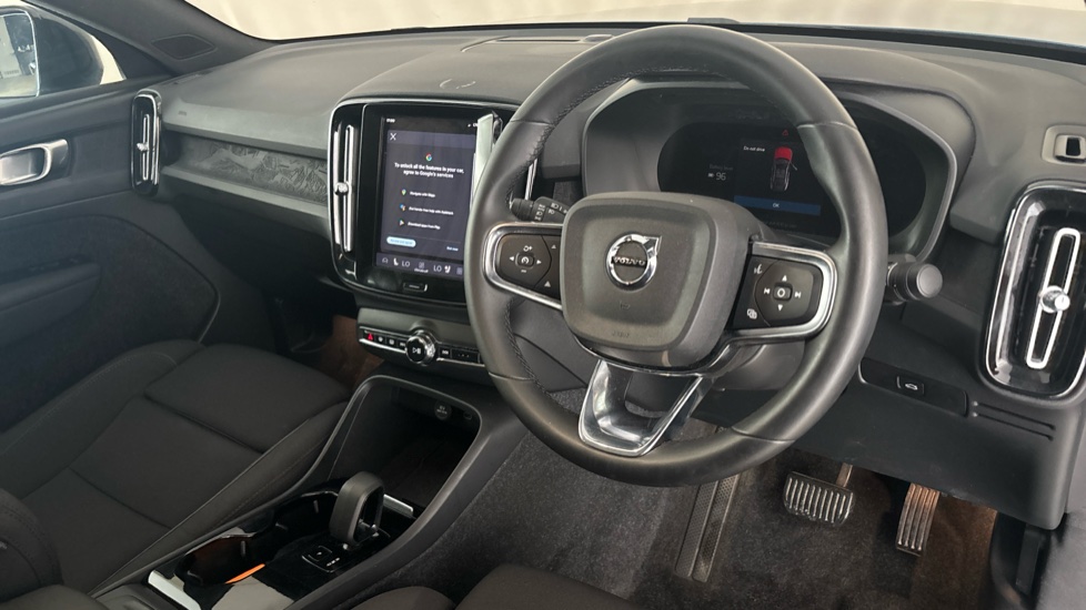 VOLVO C40 Image 9