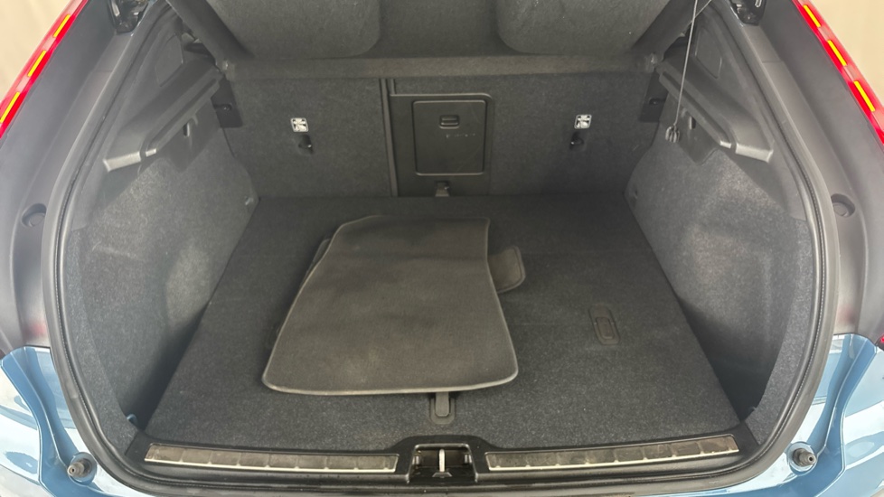 VOLVO C40 Image 15