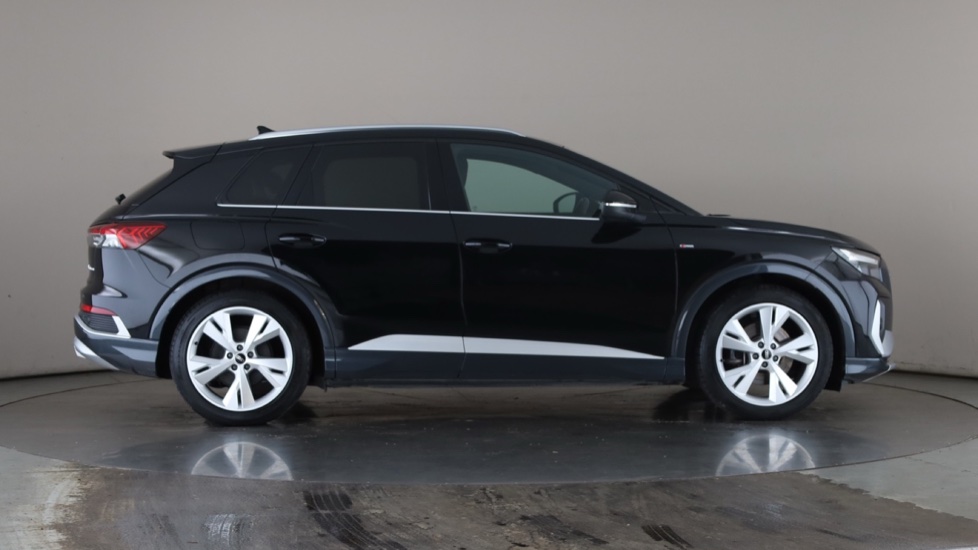 AUDI Q4 Image 6