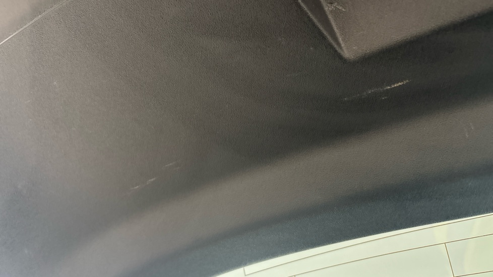 AUDI Q4 scuff