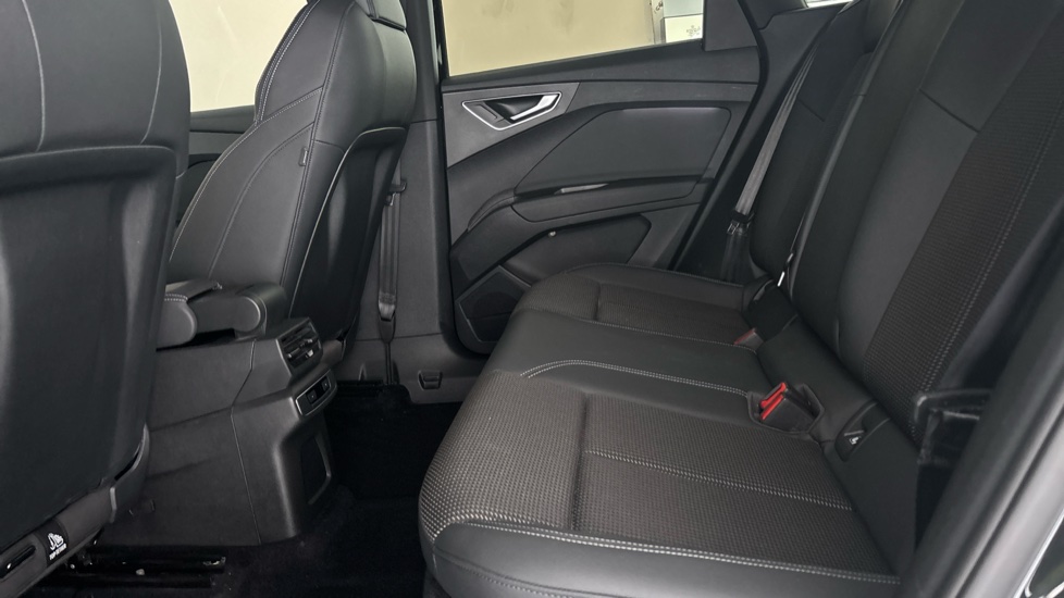 AUDI Q4 Image 14