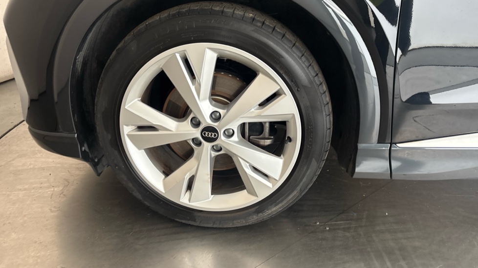 AUDI Q4 Image 17