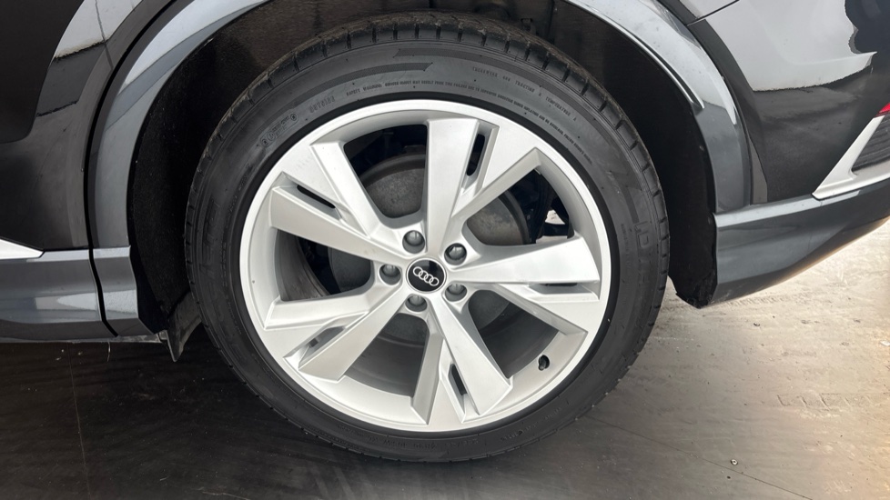 AUDI Q4 Image 18