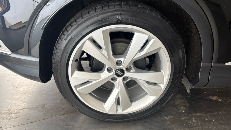 AUDI Q4 Image 19