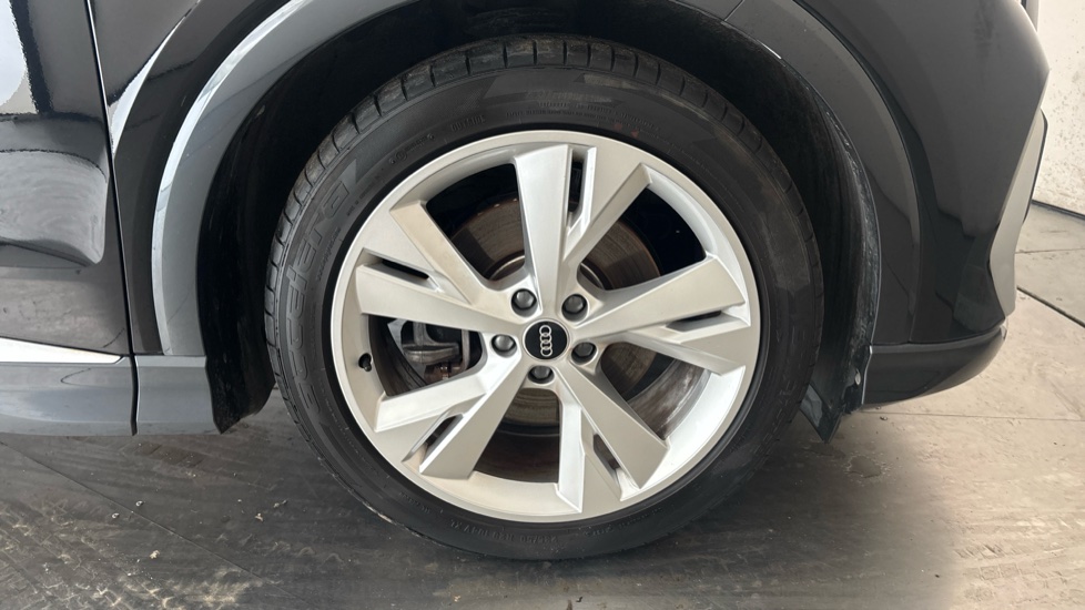 AUDI Q4 Image 20