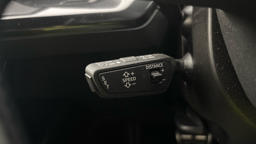 AUDI Q4 cruise control