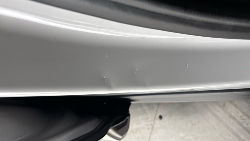 LAND ROVER RANGE ROVER SPORT Dents and scratches