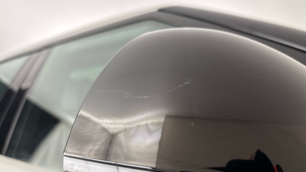 LAND ROVER RANGE ROVER SPORT Scratches